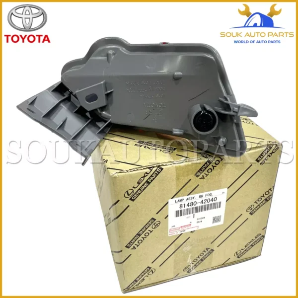 81480-42040 Genuine Toyota REFLECTOR ASSY, REFLEX, RH 8148042040 OEM RAV4