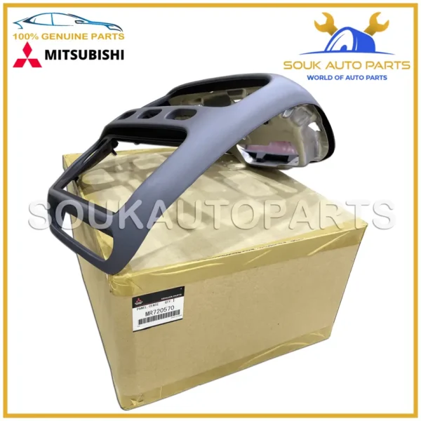 MR720570 Genuine Mitsubishi CENTER DASH INSTRUMENT PANEL DELICA L400 SPACE