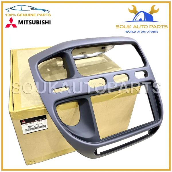 MR720570 Genuine Mitsubishi CENTER DASH INSTRUMENT PANEL DELICA L400 SPACE